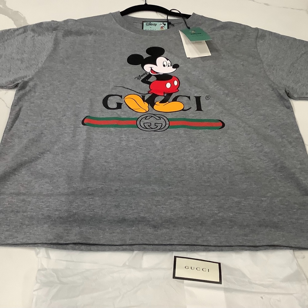 Gucci Shirt. Size: Medium. Color: Gray